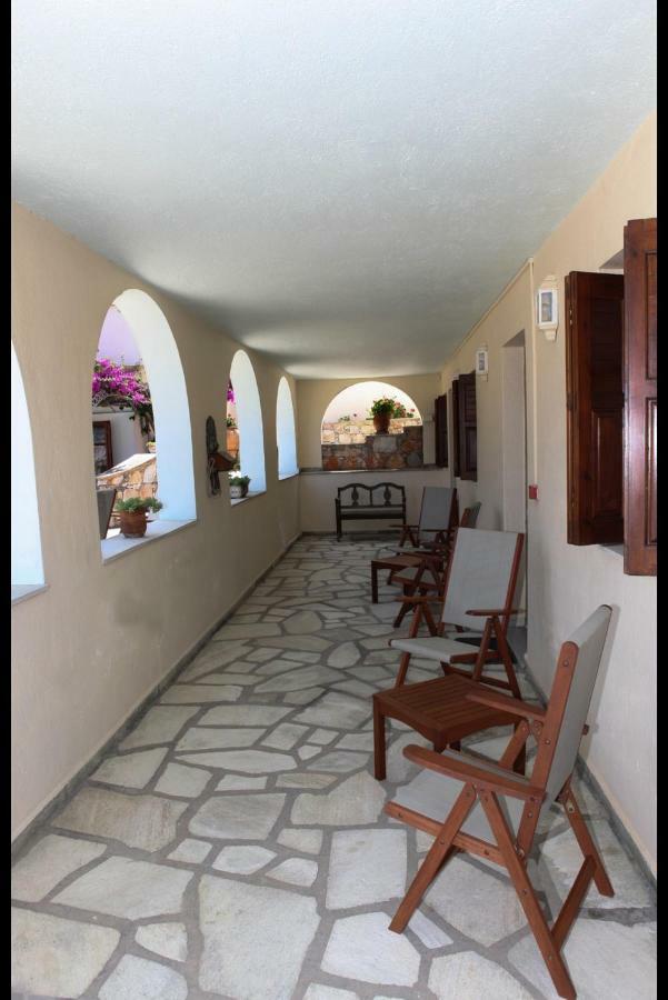 Pleoussa Studio And Apartments سكوبيلوس تاون المظهر الخارجي الصورة